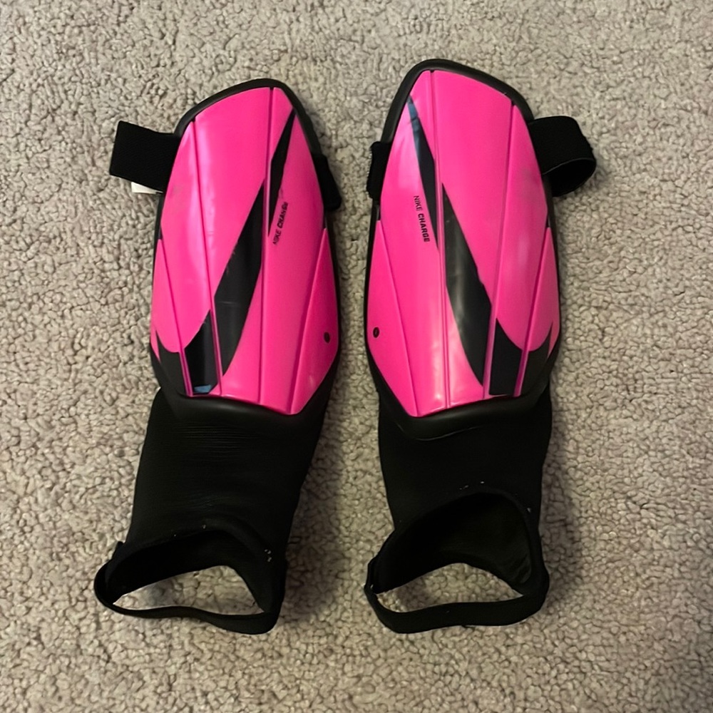 Nike youth shin guard